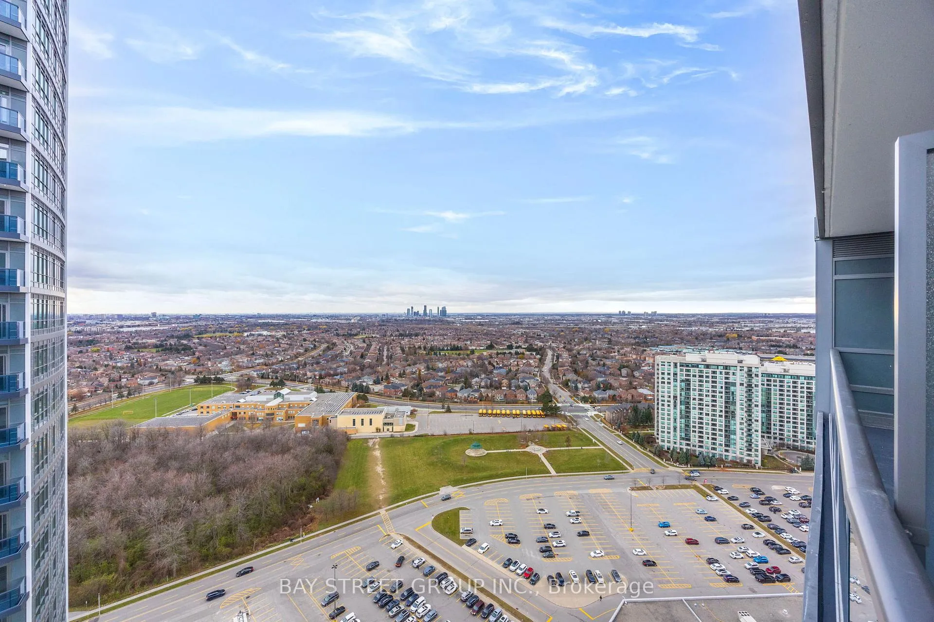Photo 25 of Unit B-2803, 50 Upper Mall Way, Vaughan, Brownridge — HOMEH