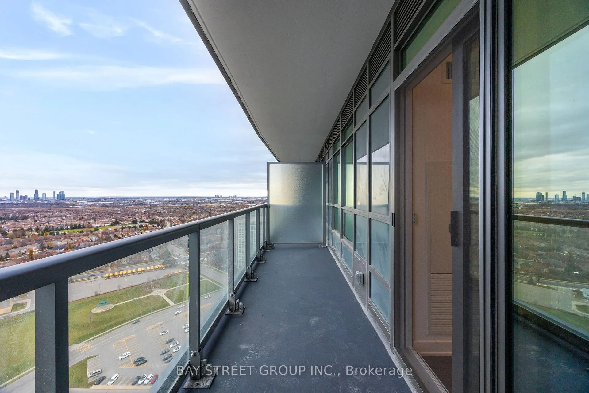 Photo 27 of Unit B-2803, 50 Upper Mall Way, Vaughan, Brownridge — HOMEH