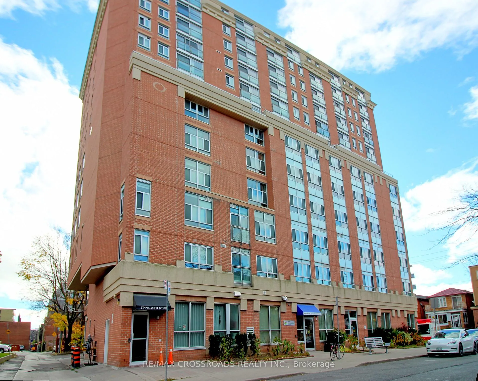 Front of Unit 810, 15 Maplewood Avenue