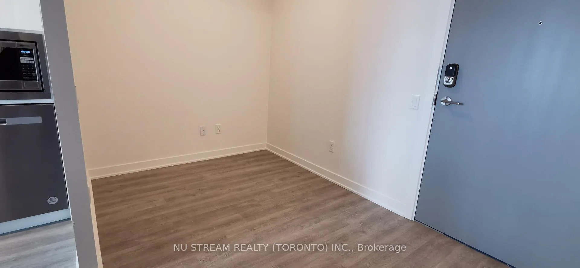 Photo 3 of Unit 2904, 50 Upper Mall Way, Vaughan, Brownridge — HOMEH