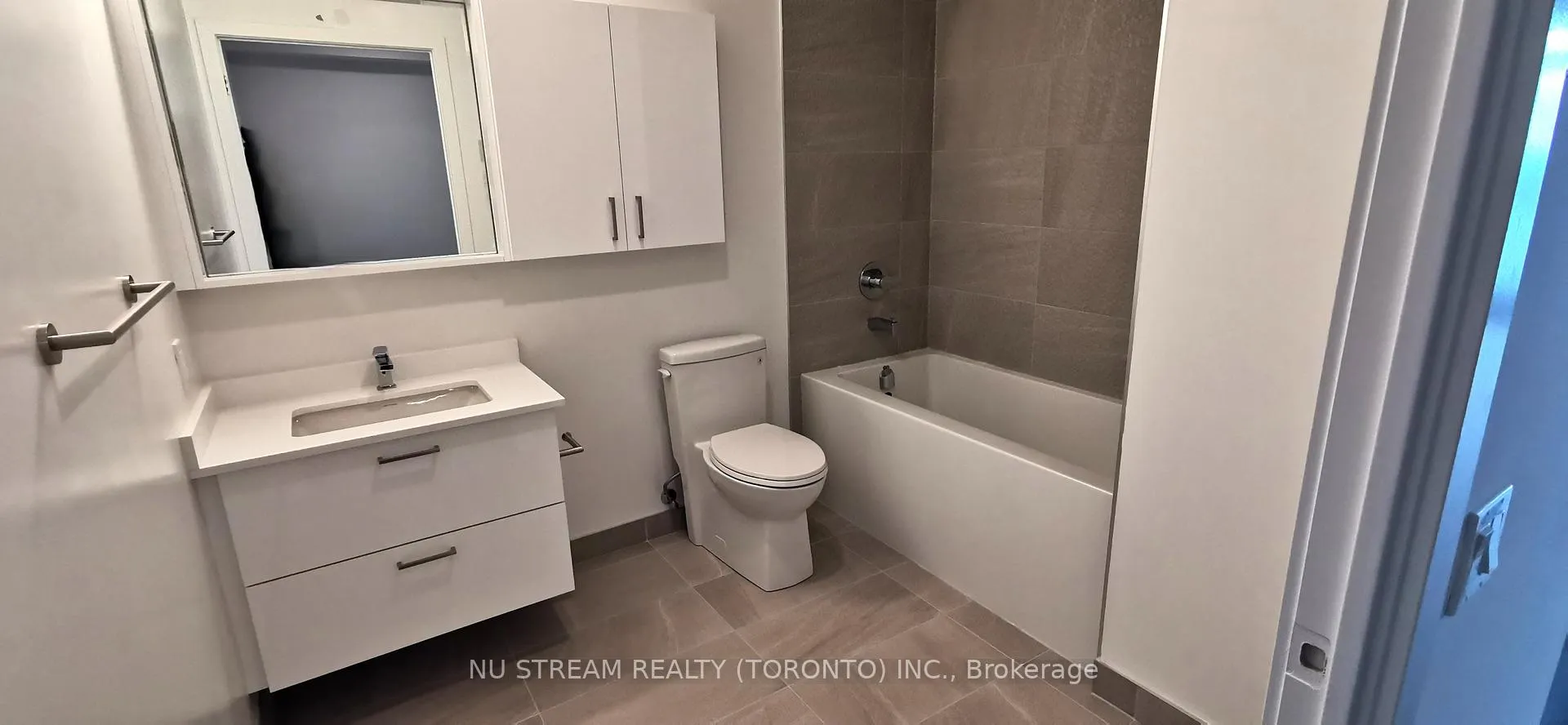 Photo 4 of Unit 2904, 50 Upper Mall Way, Vaughan, Brownridge — HOMEH