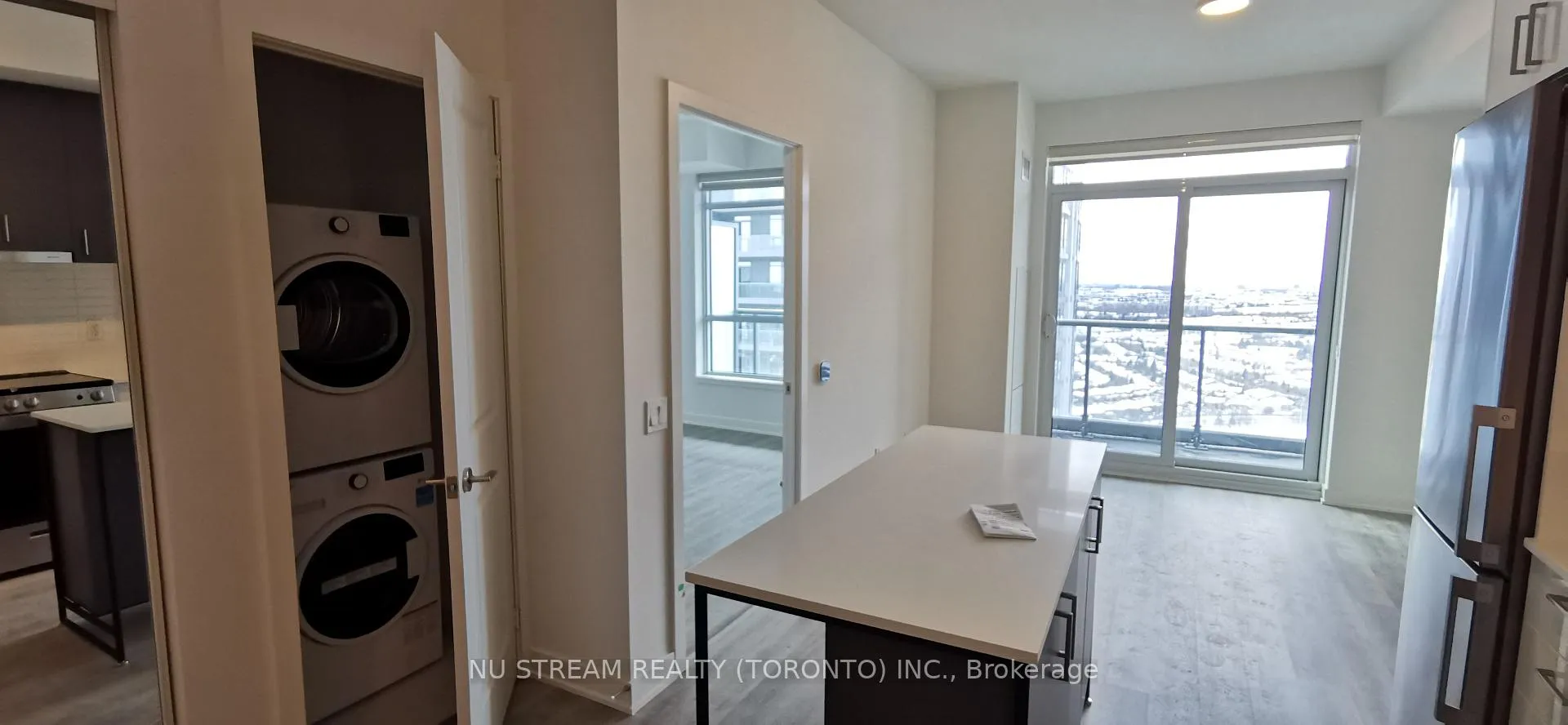 Photo 6 of Unit 2904, 50 Upper Mall Way, Vaughan, Brownridge — HOMEH