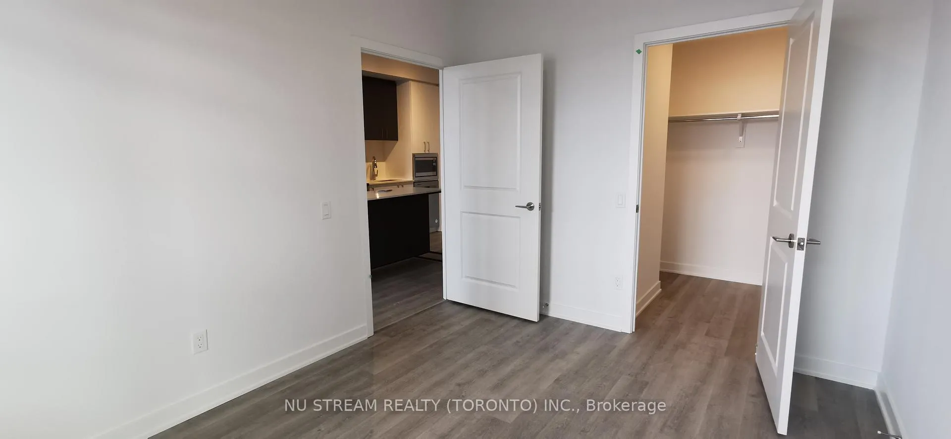 Photo 7 of Unit 2904, 50 Upper Mall Way, Vaughan, Brownridge — HOMEH
