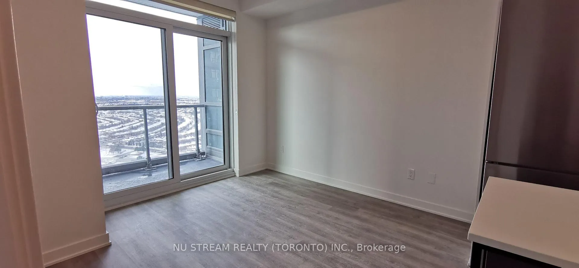 Photo 8 of Unit 2904, 50 Upper Mall Way, Vaughan, Brownridge — HOMEH