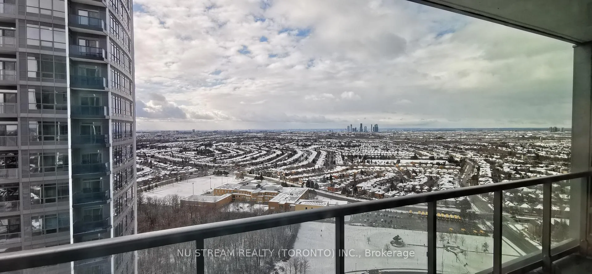 Photo 10 of Unit 2904, 50 Upper Mall Way, Vaughan, Brownridge — HOMEH