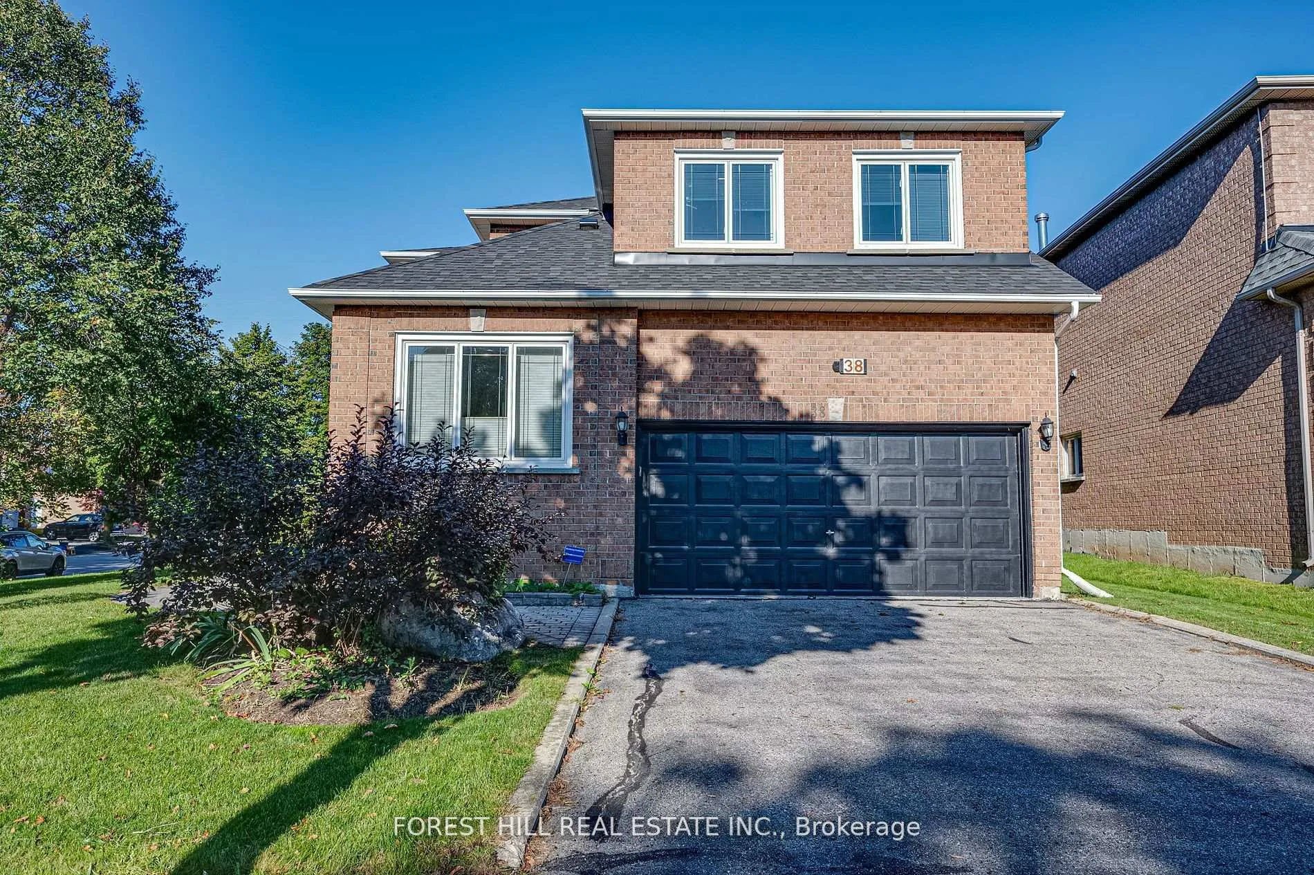 Photo 2 of 38 Worth Boulevard, Vaughan, Beverley Glen — HOMEH