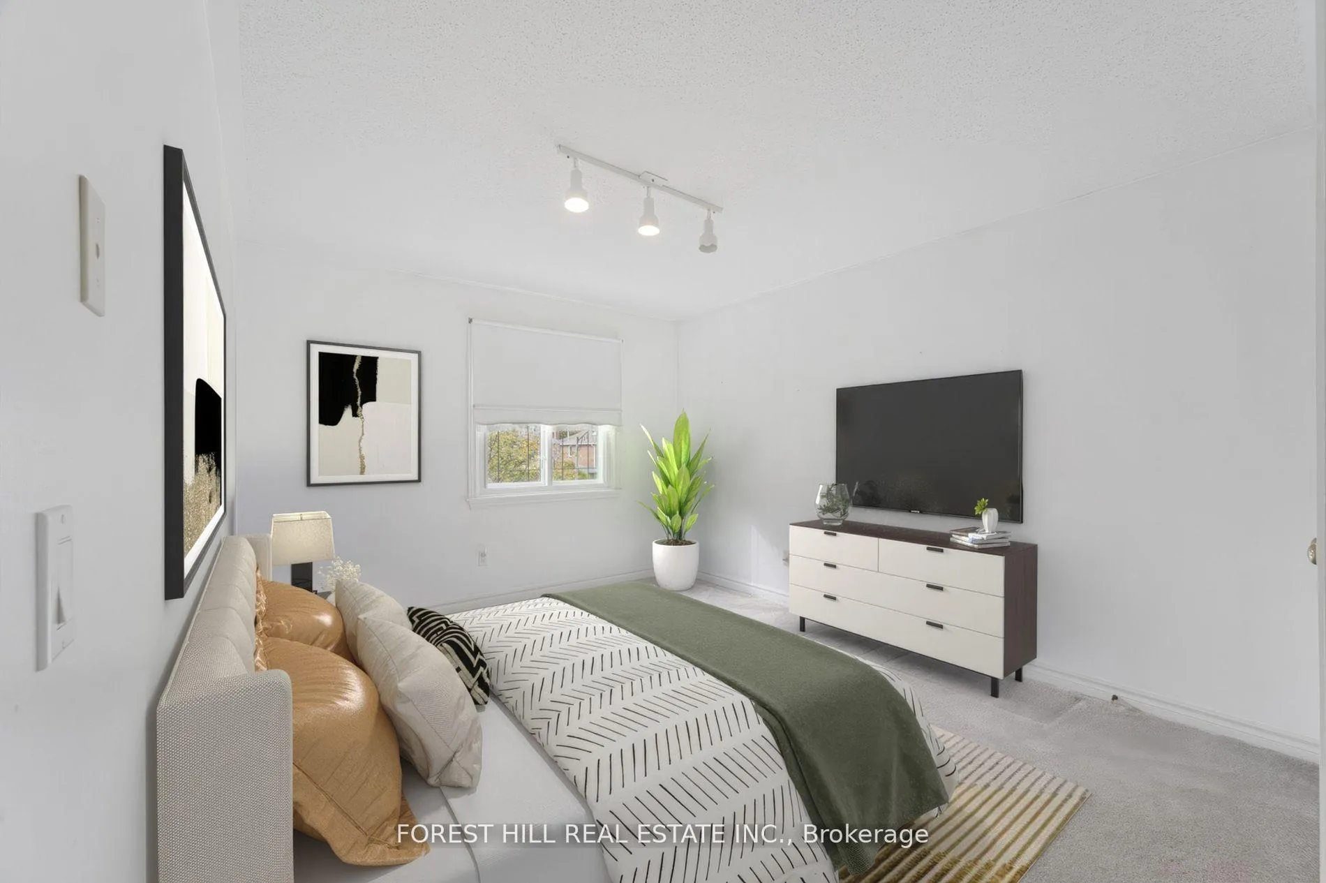 Photo 18 of 38 Worth Boulevard, Vaughan, Beverley Glen — HOMEH