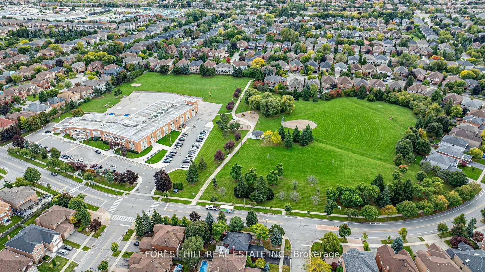 Photo 25 of 38 Worth Boulevard, Vaughan, Beverley Glen — HOMEH