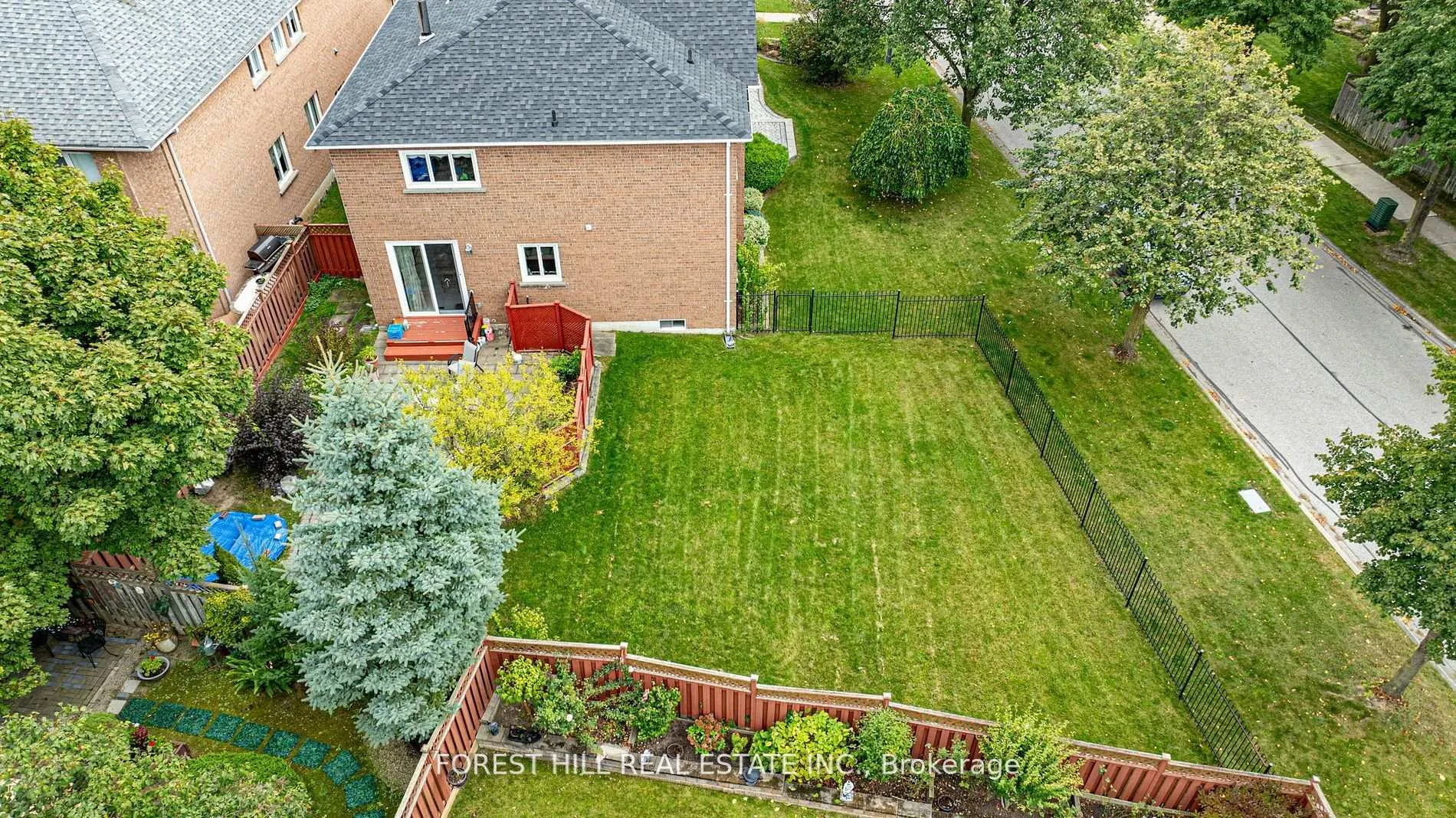 Photo 27 of 38 Worth Boulevard, Vaughan, Beverley Glen — HOMEH