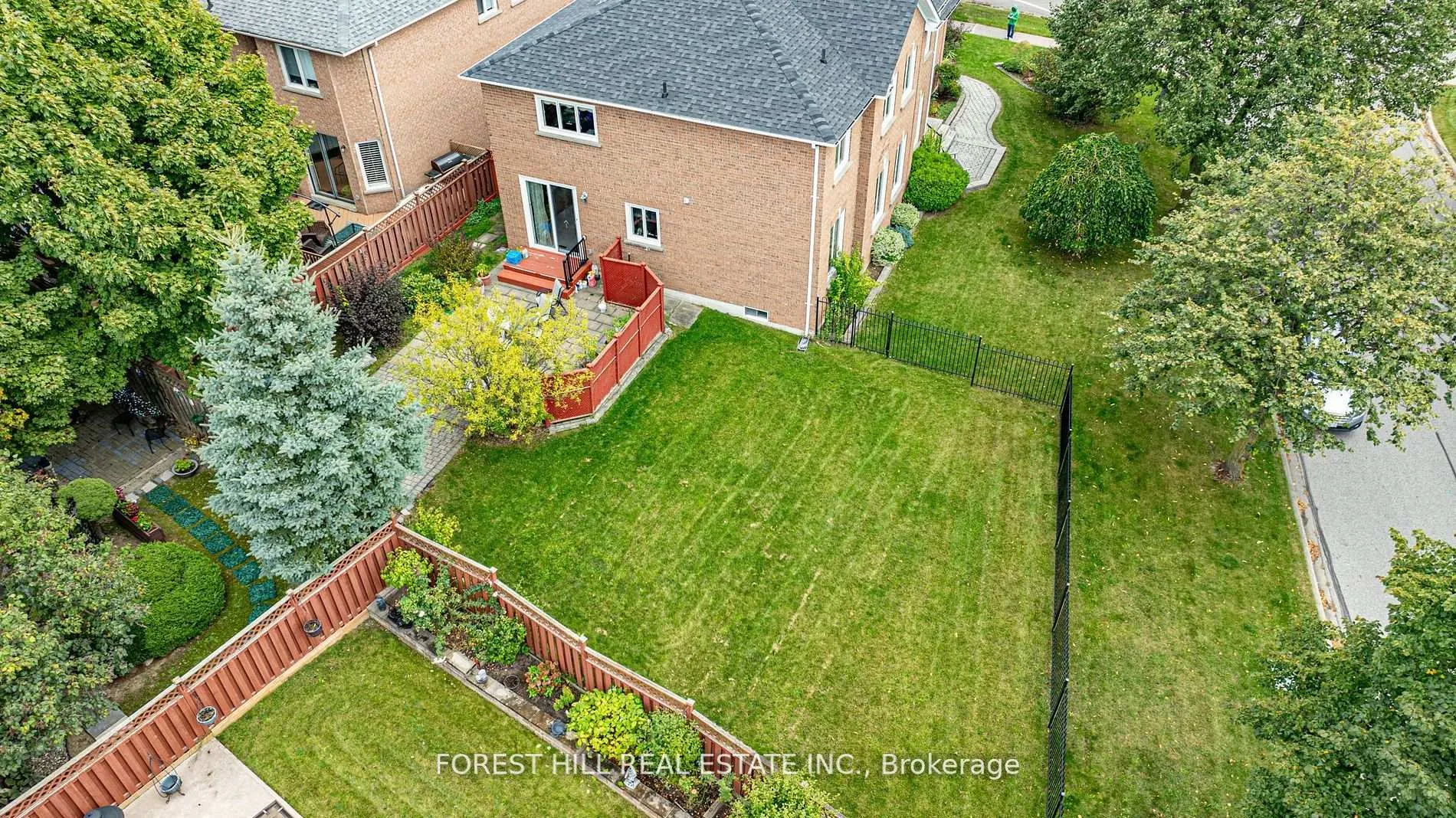 Photo 28 of 38 Worth Boulevard, Vaughan, Beverley Glen — HOMEH