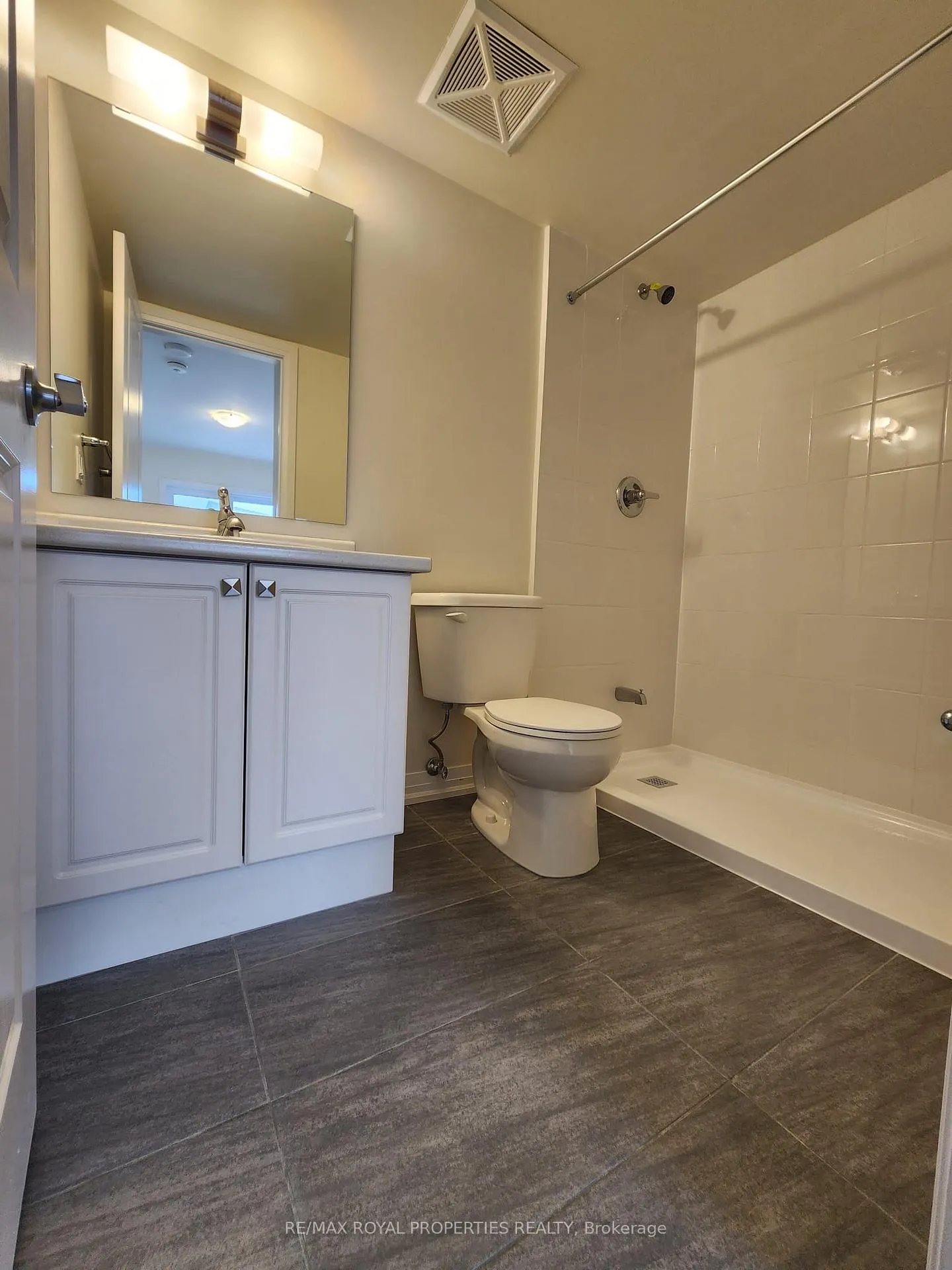 Photo 13 of Unit 718, 2635 William Jackson Drive, Pickering, Rural Pickering — HOMEH