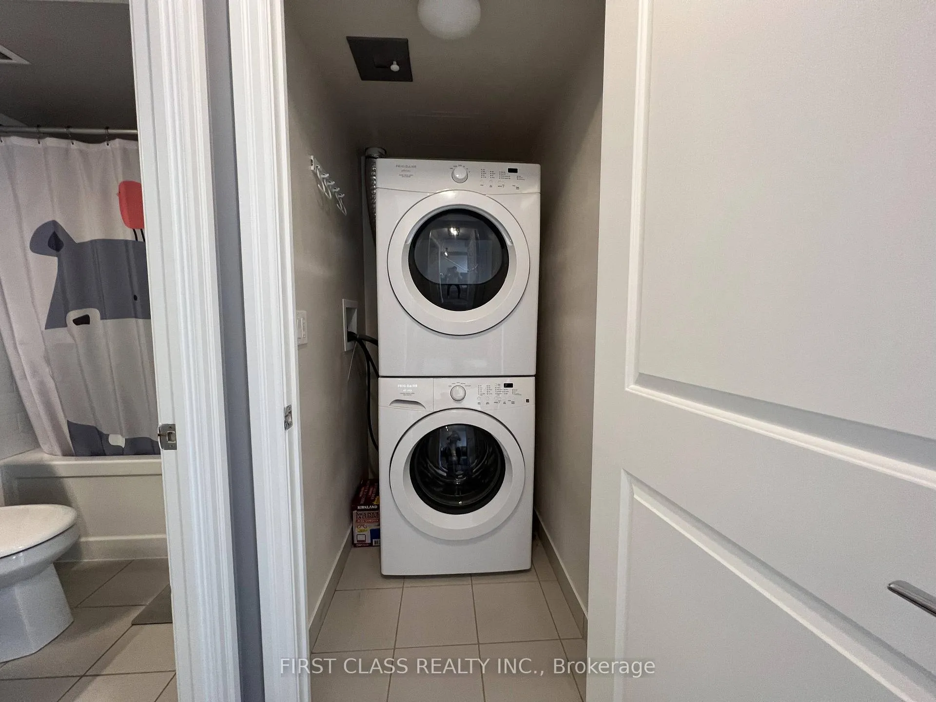 Photo 11 of Unit 819, 8110 Birchmount Road, Markham, Unionville — HOMEH