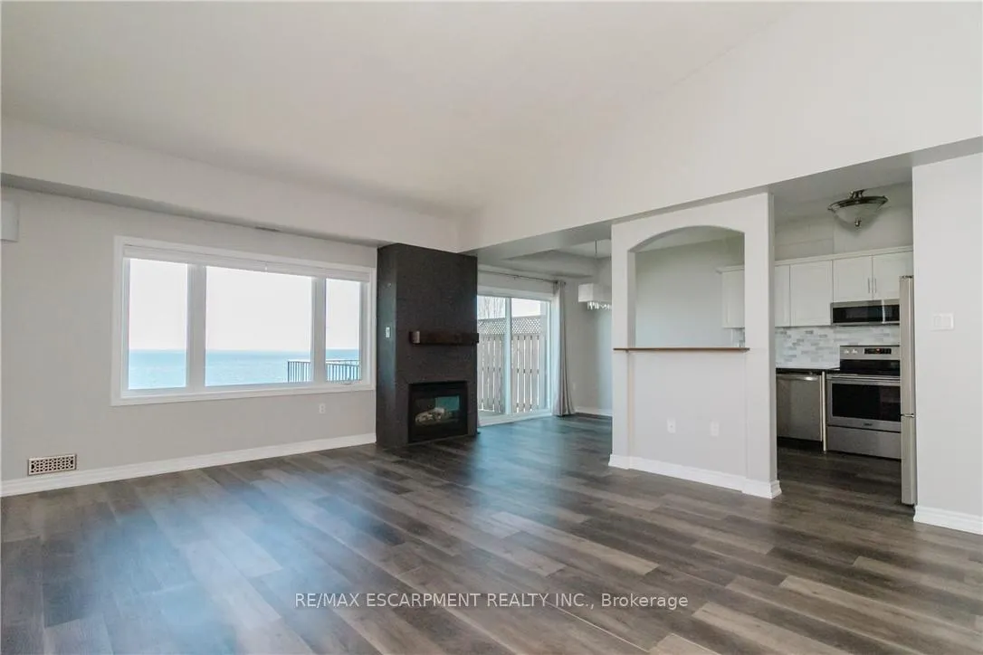 Photo 4 of Unit 56, 515 North Service Road, Hamilton, Stoney Creek — HOMEH