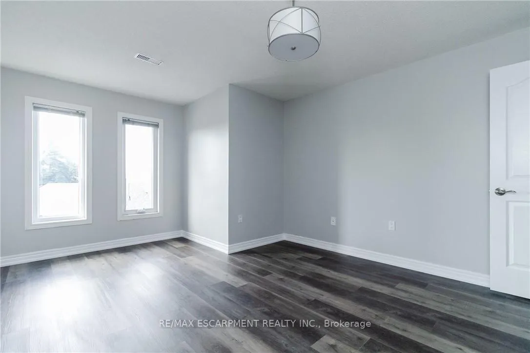 Photo 8 of Unit 56, 515 North Service Road, Hamilton, Stoney Creek — HOMEH
