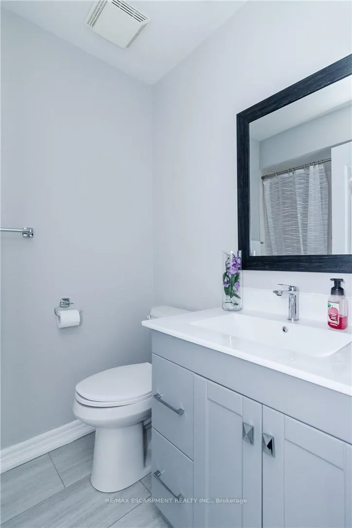 Photo 11 of Unit 56, 515 North Service Road, Hamilton, Stoney Creek — HOMEH