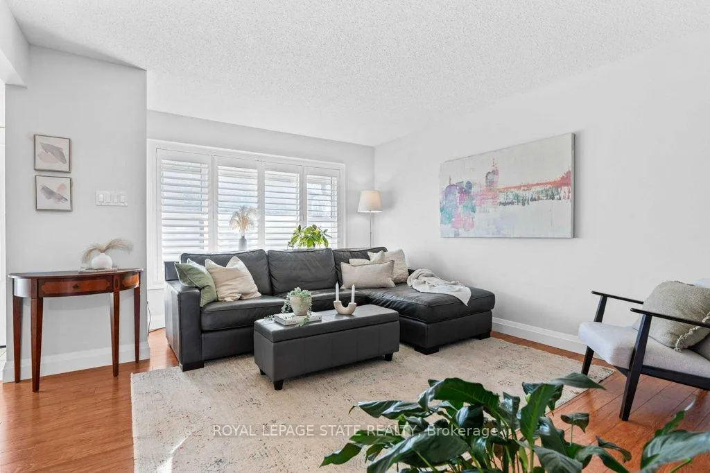 Photo 3 of Unit 4, 241 Limeridge Road W, Hamilton, Rolston — HOMEH