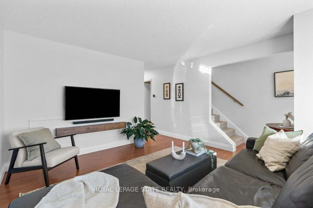 Photo 5 of Unit 4, 241 Limeridge Road W, Hamilton, Rolston — HOMEH