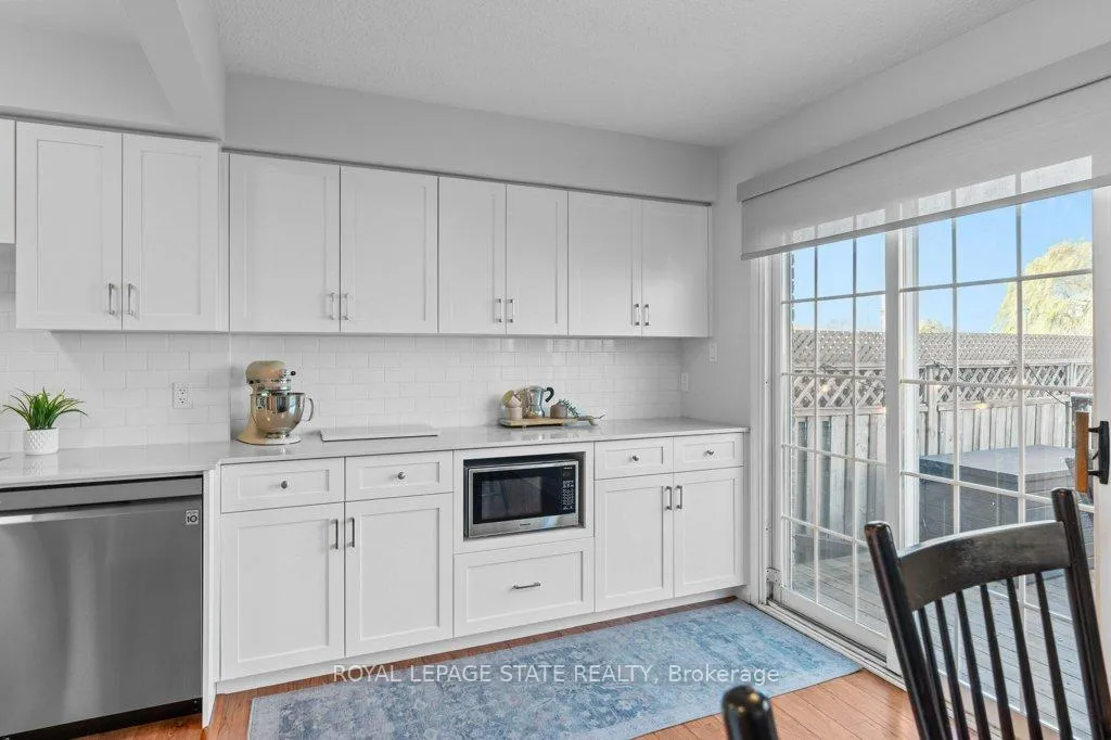 Photo 10 of Unit 4, 241 Limeridge Road W, Hamilton, Rolston — HOMEH