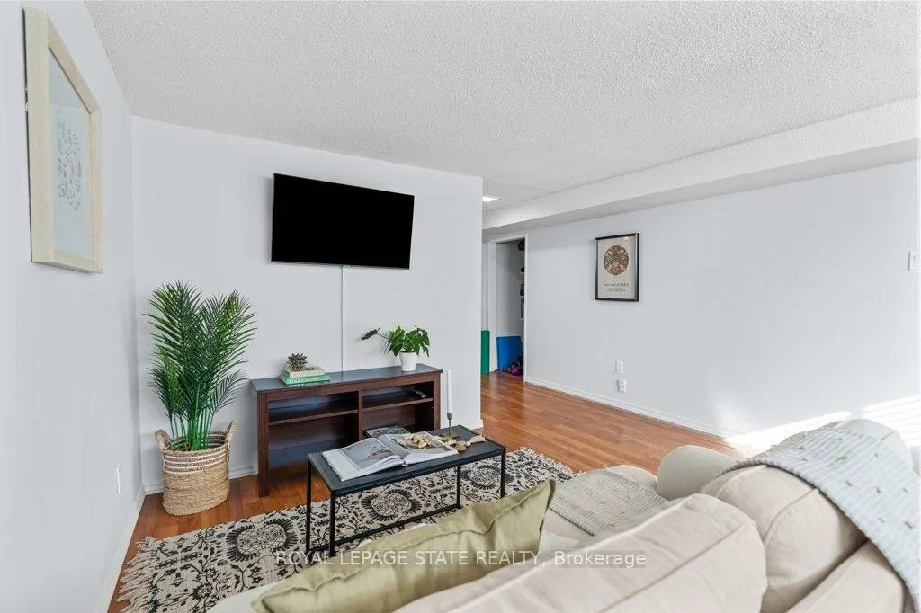 Photo 26 of Unit 4, 241 Limeridge Road W, Hamilton, Rolston — HOMEH