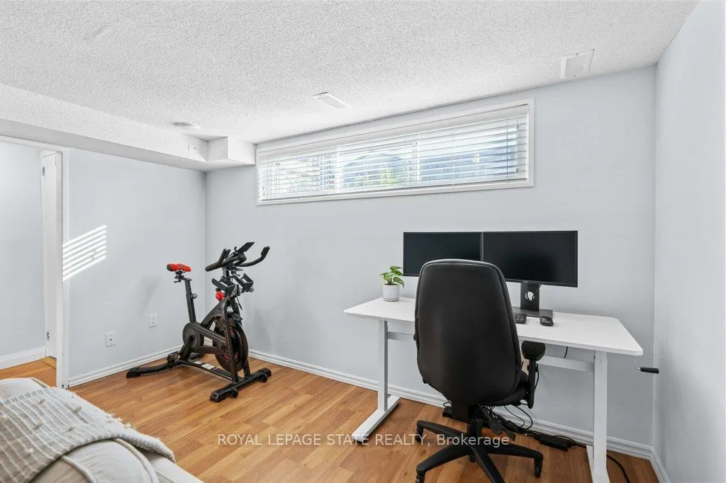 Photo 27 of Unit 4, 241 Limeridge Road W, Hamilton, Rolston — HOMEH