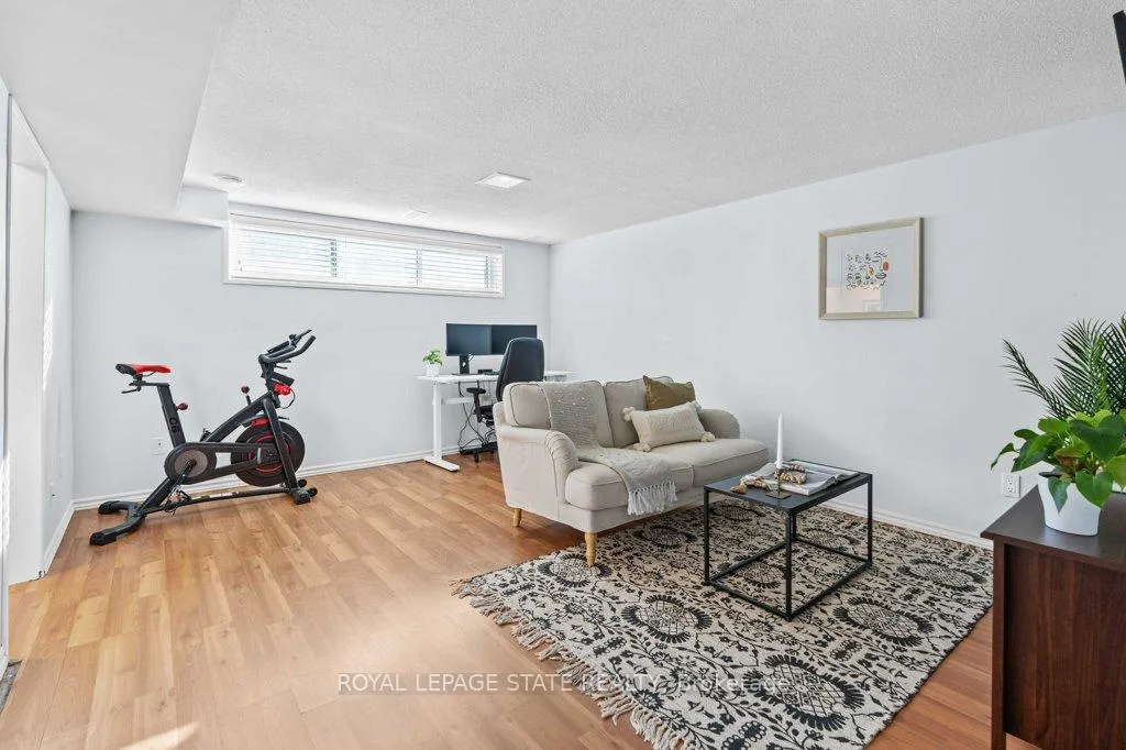 Photo 28 of Unit 4, 241 Limeridge Road W, Hamilton, Rolston — HOMEH