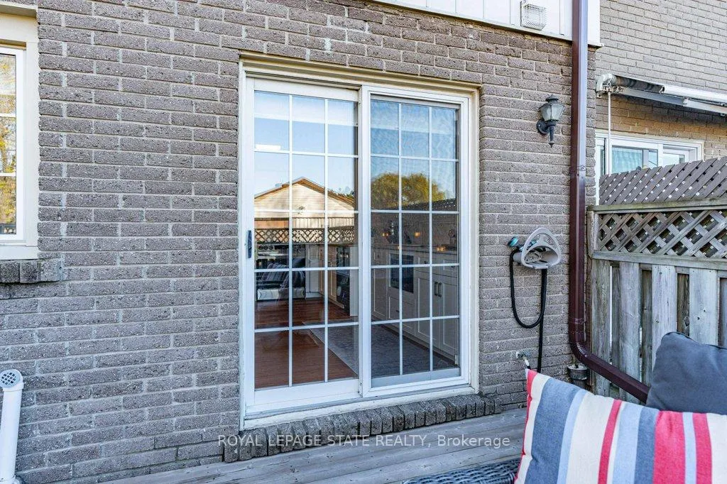 Photo 33 of Unit 4, 241 Limeridge Road W, Hamilton, Rolston — HOMEH