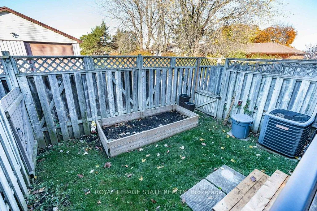 Photo 36 of Unit 4, 241 Limeridge Road W, Hamilton, Rolston — HOMEH