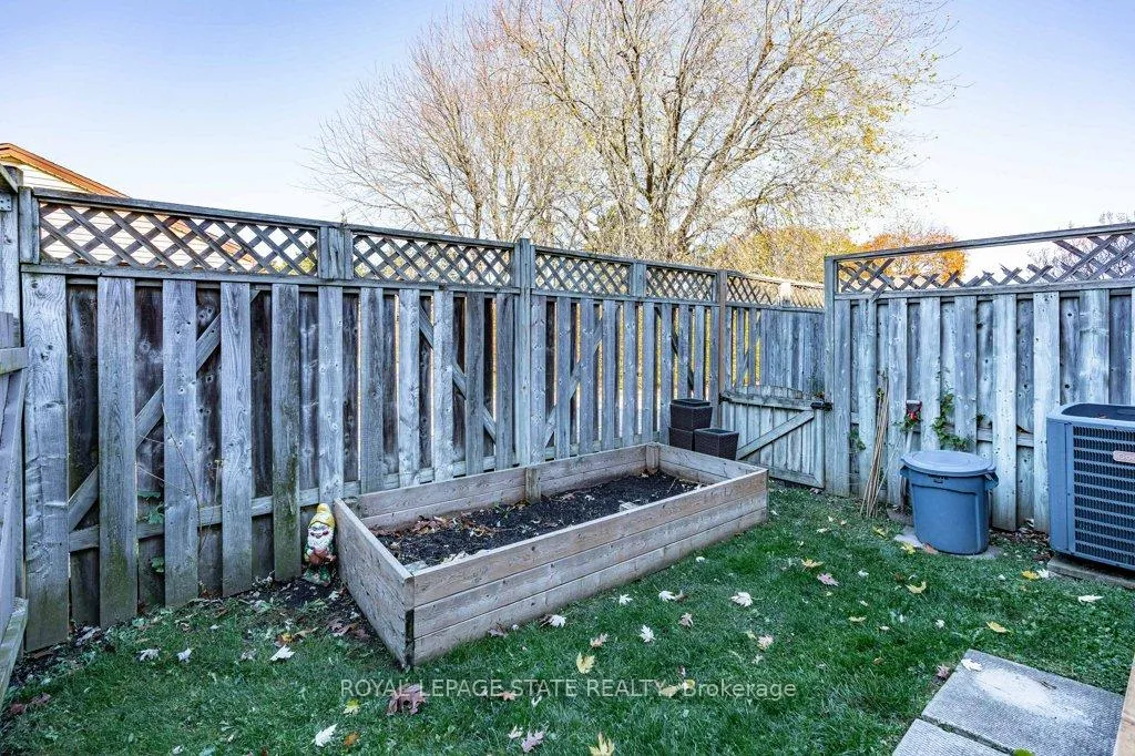 Photo 37 of Unit 4, 241 Limeridge Road W, Hamilton, Rolston — HOMEH