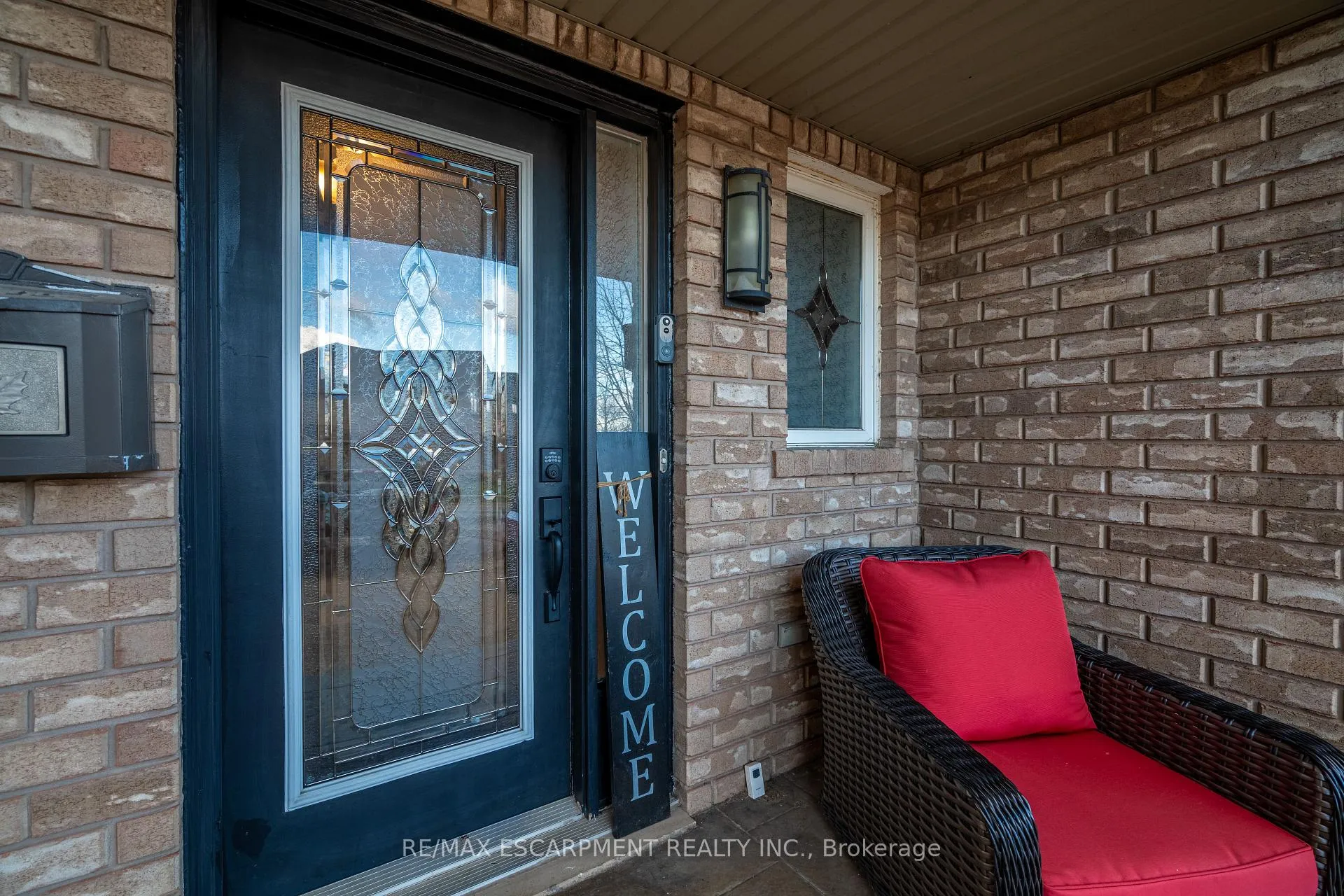 Photo 4 of 52 Meadow Wood Crescent, Hamilton, Stoney Creek — HOMEH