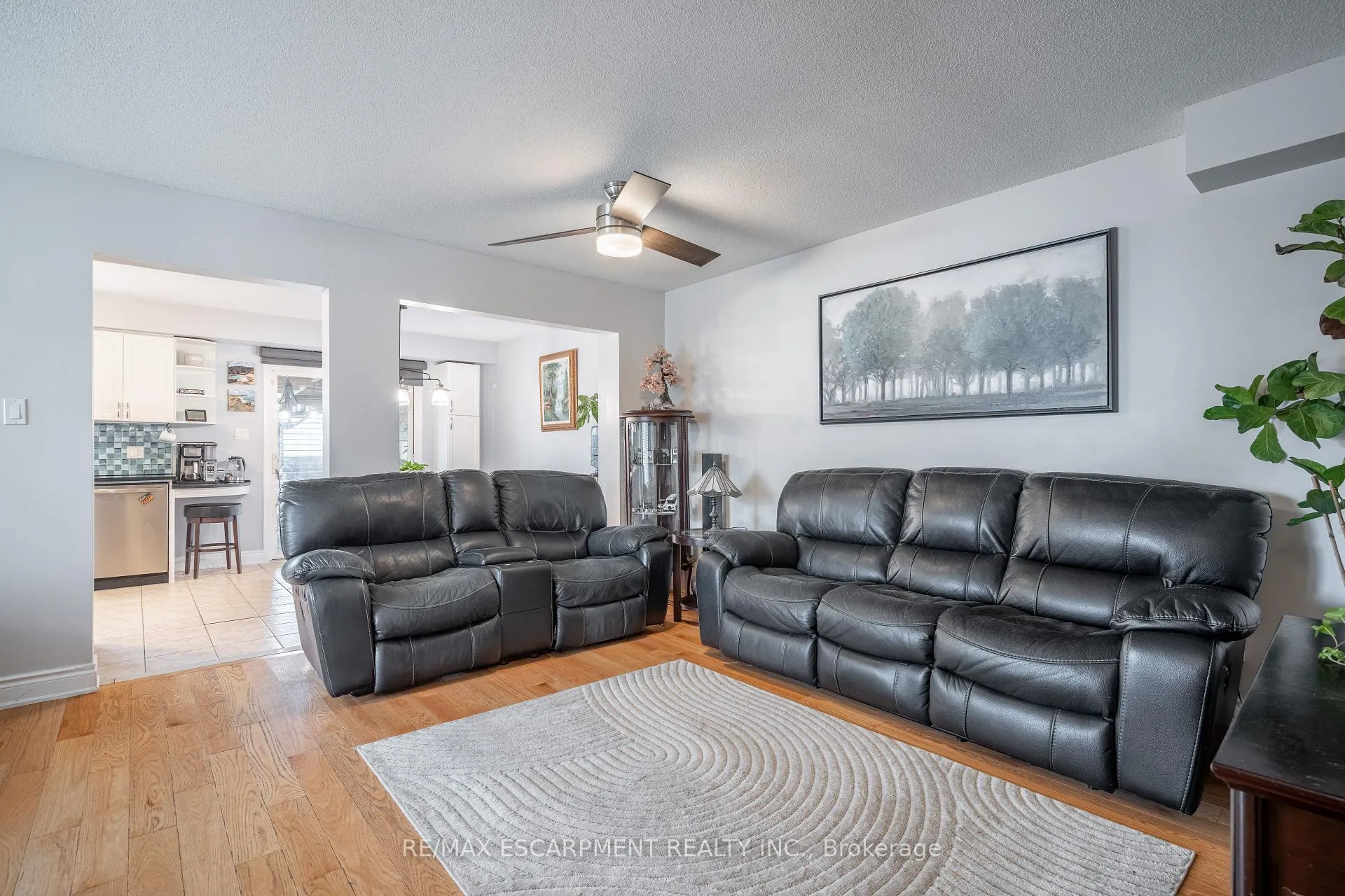 Photo 9 of 52 Meadow Wood Crescent, Hamilton, Stoney Creek — HOMEH
