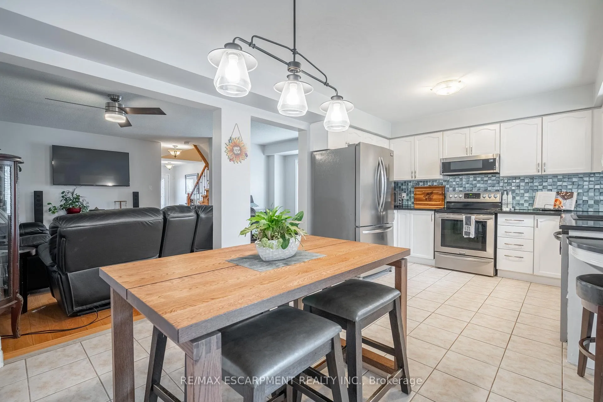 Photo 12 of 52 Meadow Wood Crescent, Hamilton, Stoney Creek — HOMEH