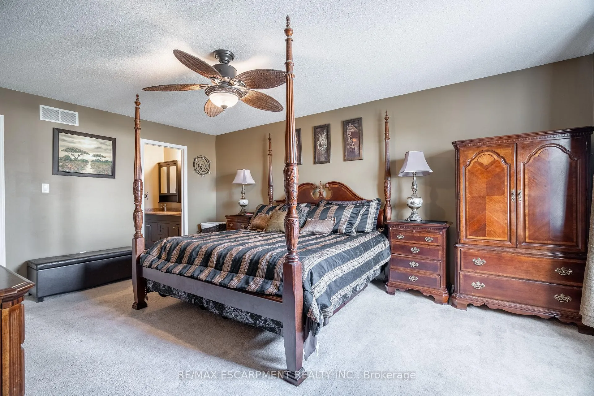 Photo 24 of 52 Meadow Wood Crescent, Hamilton, Stoney Creek — HOMEH