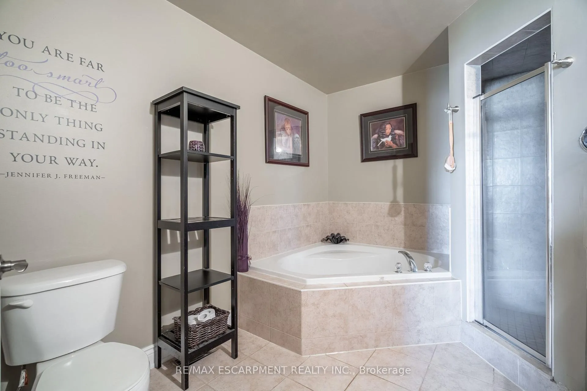 Photo 26 of 52 Meadow Wood Crescent, Hamilton, Stoney Creek — HOMEH