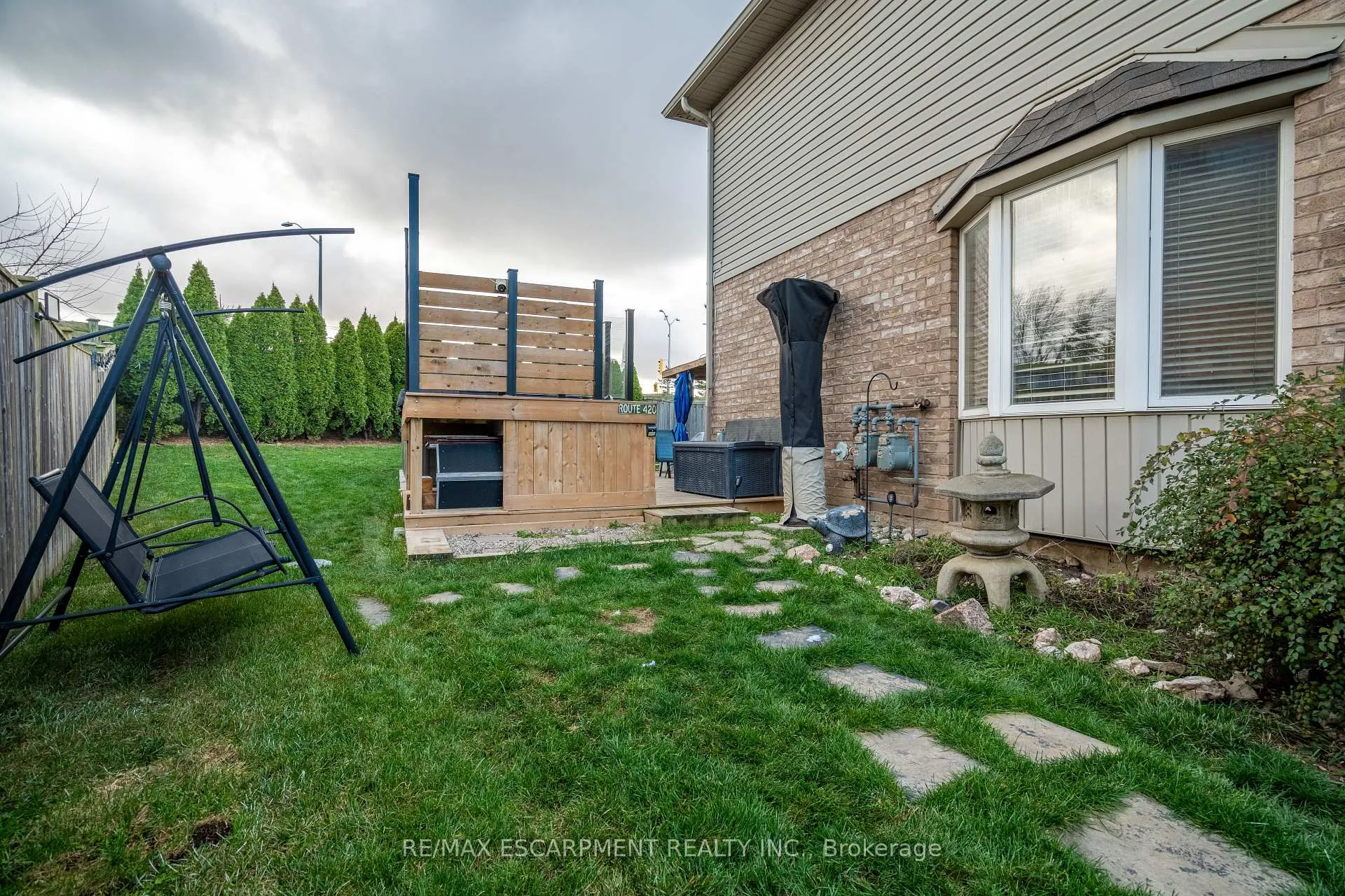 Photo 31 of 52 Meadow Wood Crescent, Hamilton, Stoney Creek — HOMEH