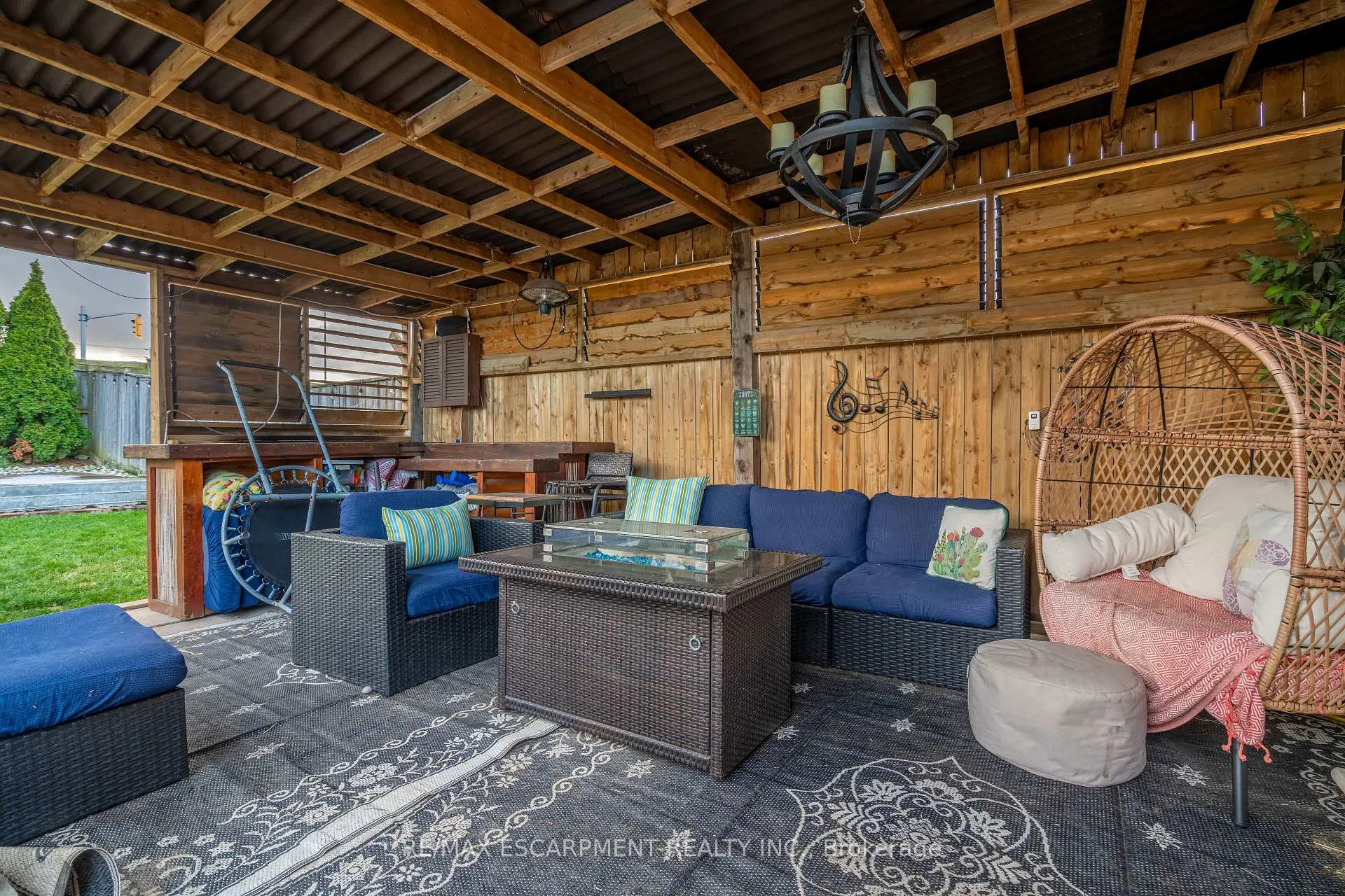 Photo 34 of 52 Meadow Wood Crescent, Hamilton, Stoney Creek — HOMEH