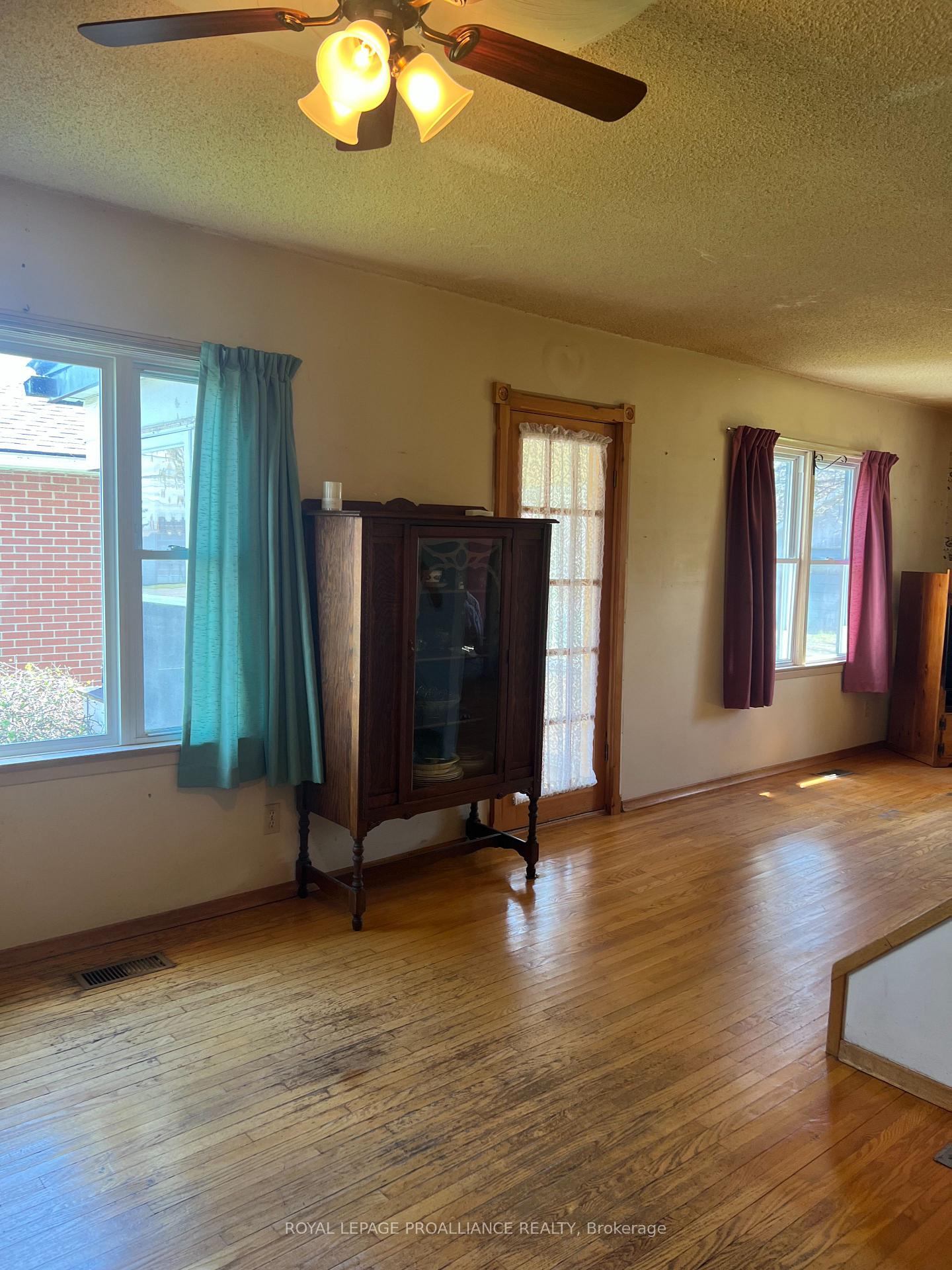 Photo 6 of 48 Gilbert Street, Belleville, Belleville Ward — HOMEH