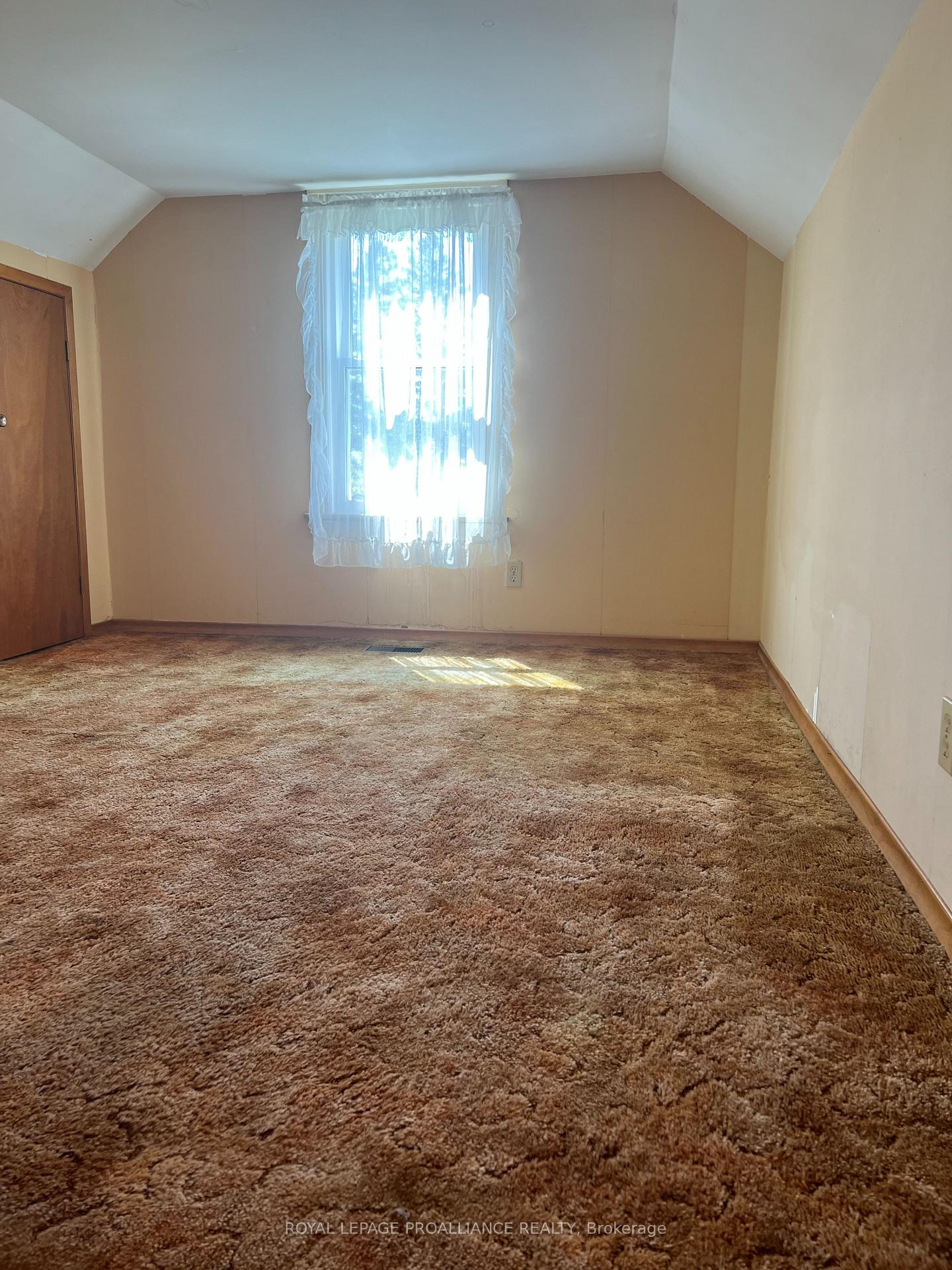 Photo 11 of 48 Gilbert Street, Belleville, Belleville Ward — HOMEH