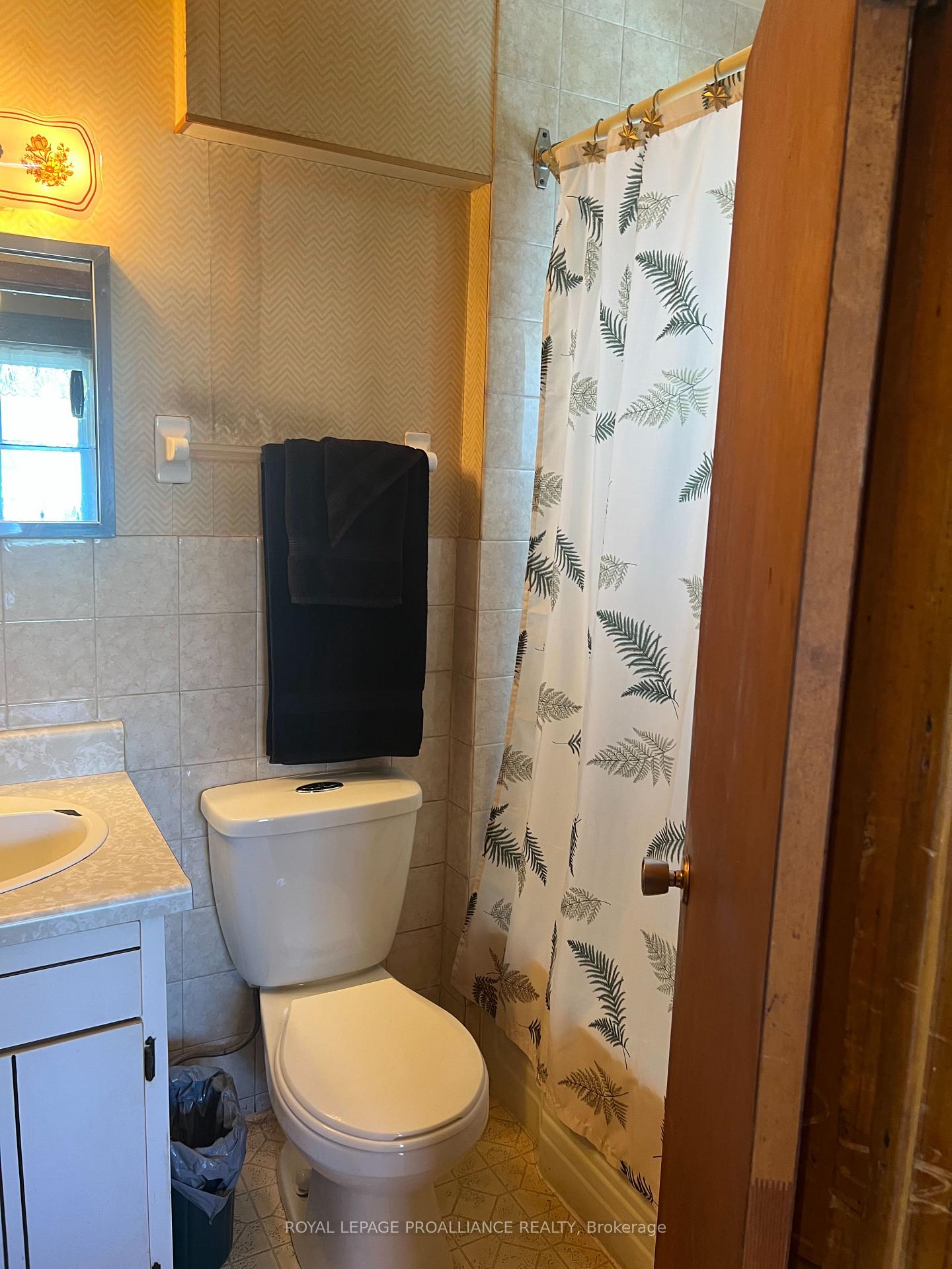 Photo 12 of 48 Gilbert Street, Belleville, Belleville Ward — HOMEH