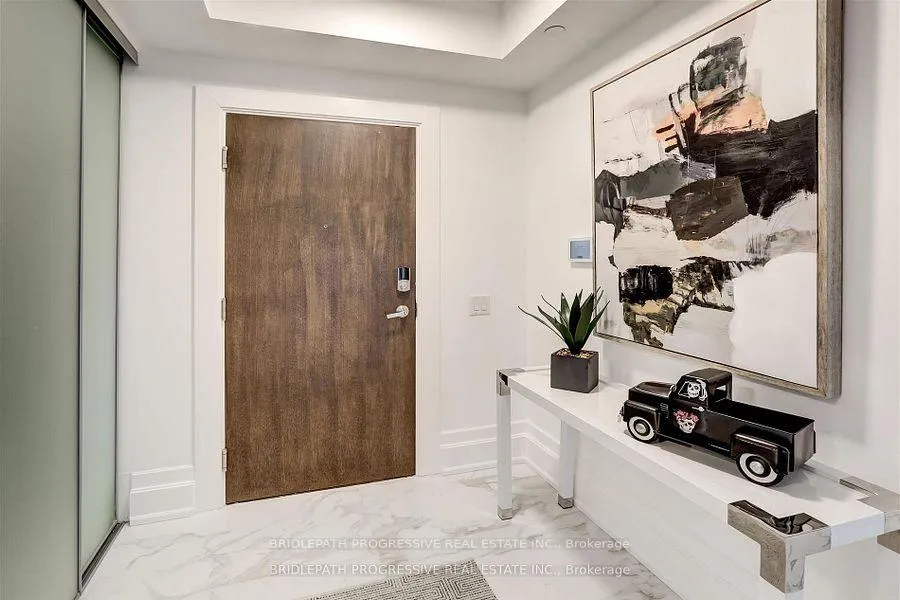 Photo 4 of Unit 202, 3 Southvale Drive, Toronto, Leaside — HOMEH