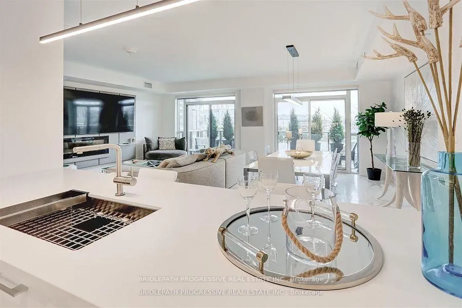 Photo 6 of Unit 202, 3 Southvale Drive, Toronto, Leaside — HOMEH