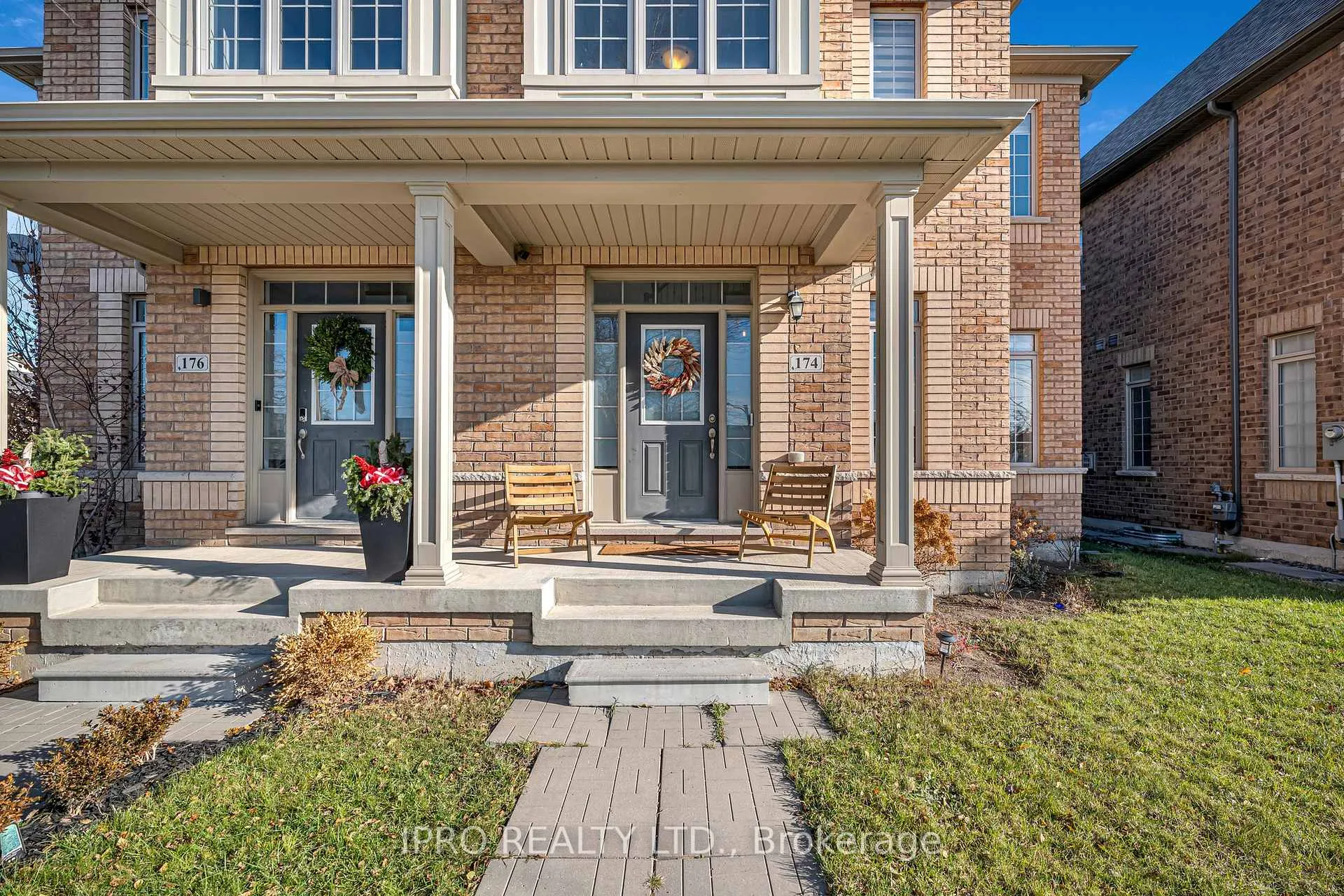 Photo 4 of 174 Moody Drive, Vaughan, Kleinburg — HOMEH