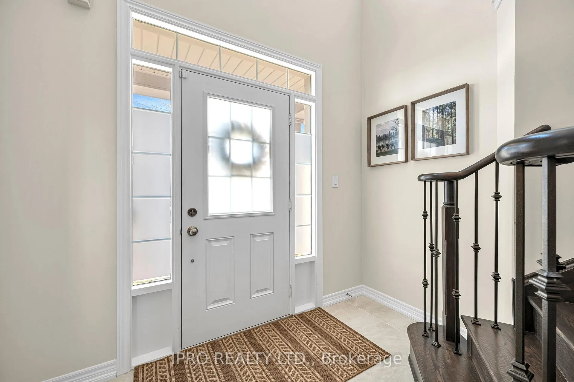 Photo 5 of 174 Moody Drive, Vaughan, Kleinburg — HOMEH