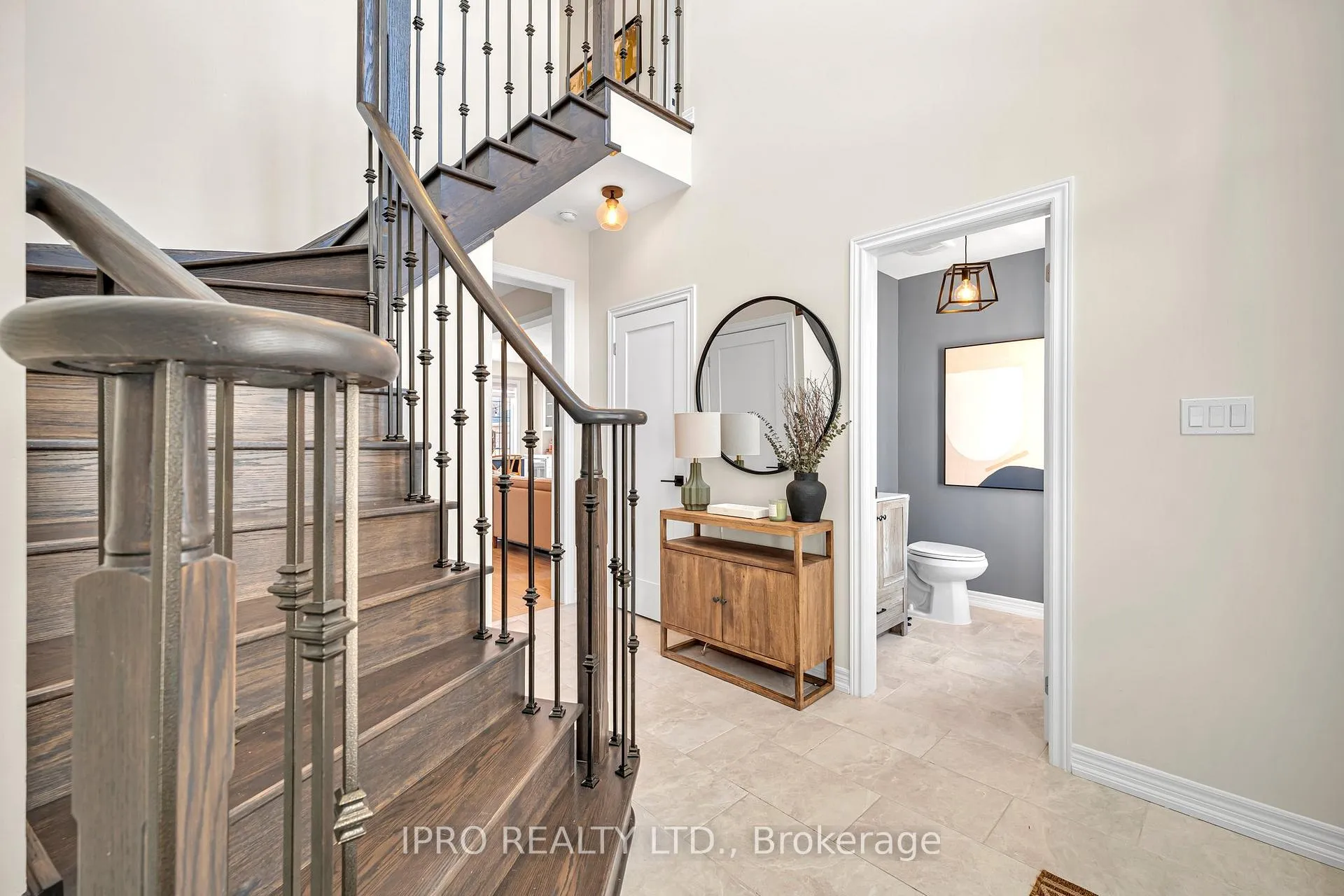 Photo 7 of 174 Moody Drive, Vaughan, Kleinburg — HOMEH