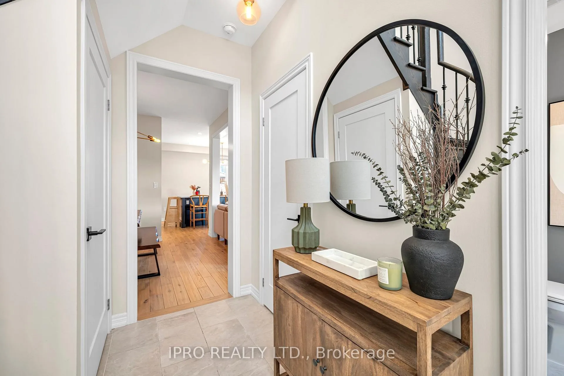 Photo 8 of 174 Moody Drive, Vaughan, Kleinburg — HOMEH