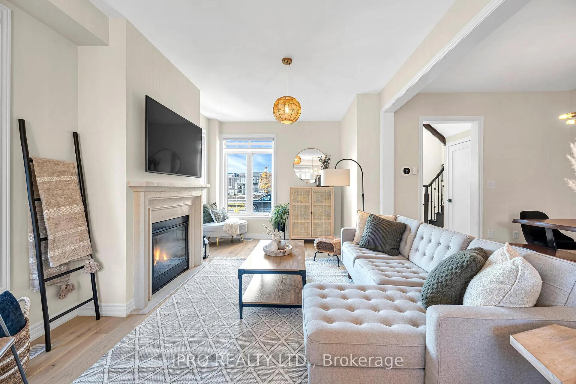 Photo 11 of 174 Moody Drive, Vaughan, Kleinburg — HOMEH
