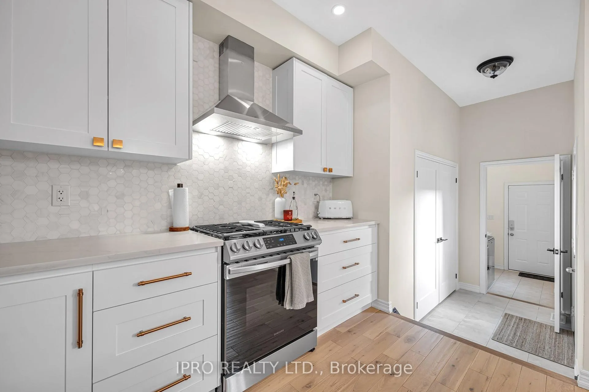 Photo 20 of 174 Moody Drive, Vaughan, Kleinburg — HOMEH