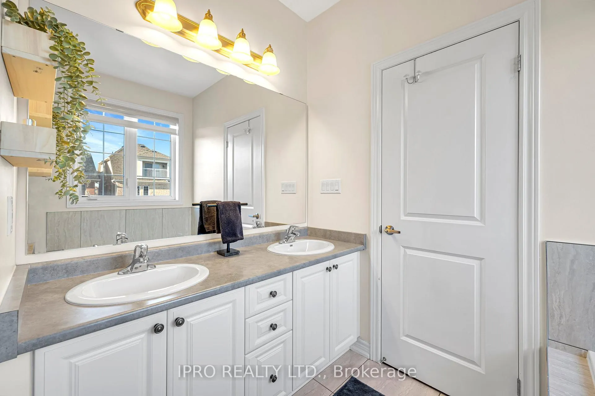 Photo 30 of 174 Moody Drive, Vaughan, Kleinburg — HOMEH
