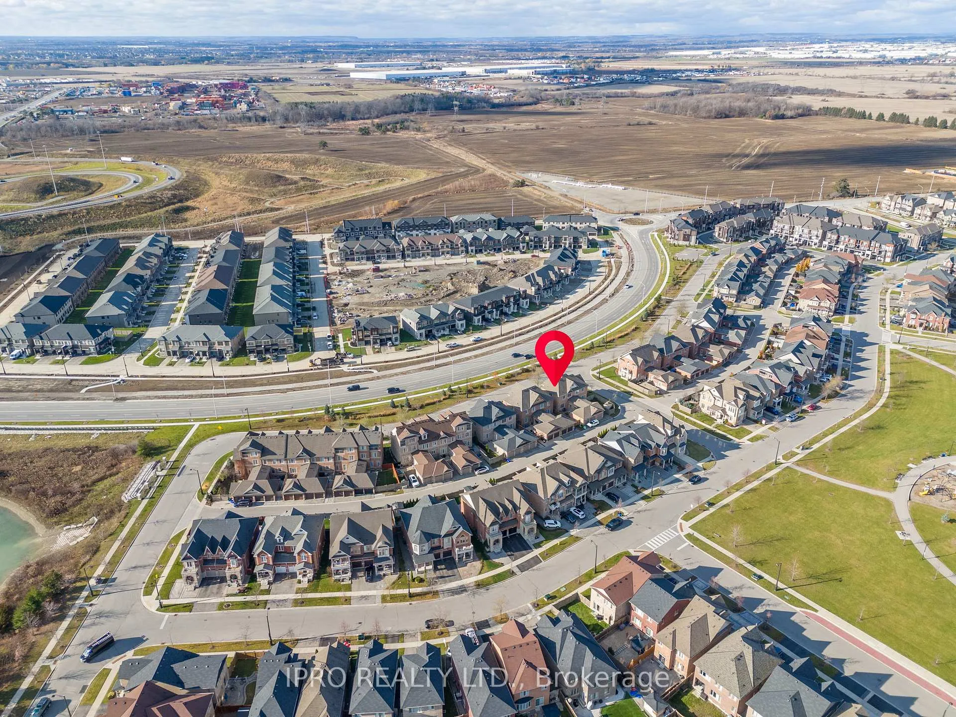 Photo 36 of 174 Moody Drive, Vaughan, Kleinburg — HOMEH
