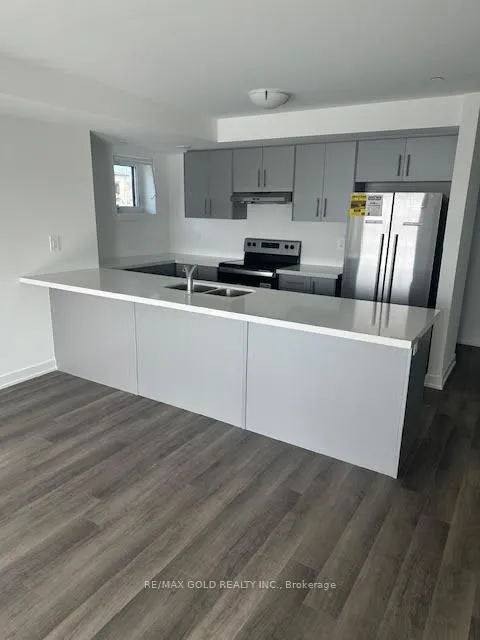 Front of Unit 1, 5 Romilly Avenue
