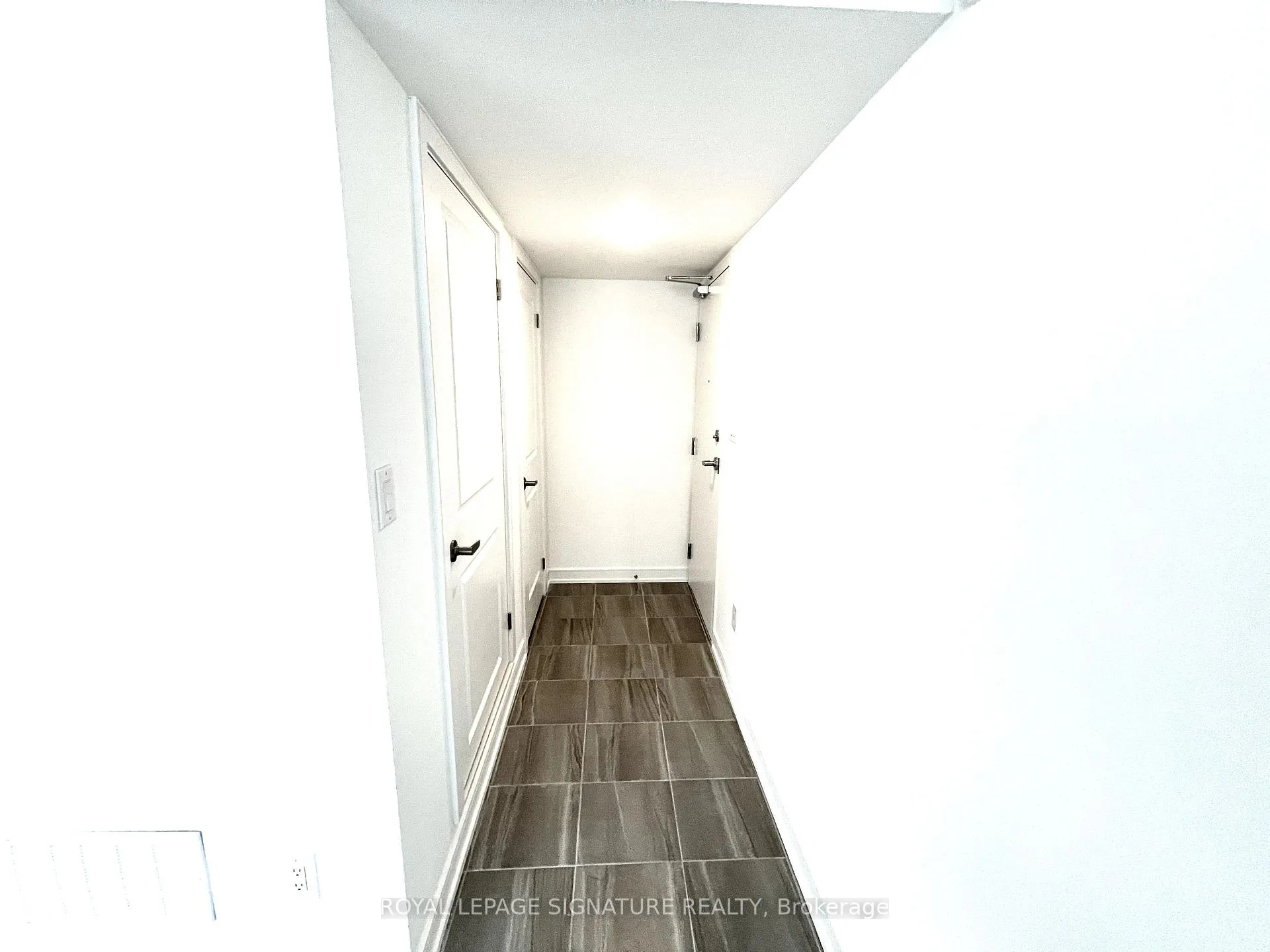 Photo 4 of 36 Magnolia Lane, Barrie, Innis-Shore — HOMEH